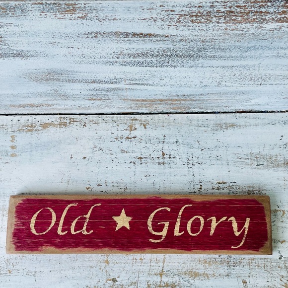 *Old Glory With Star Distressed Barnwood Sign - Picture 6 of 10